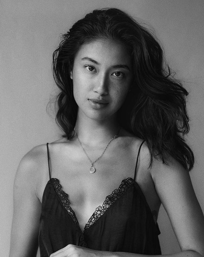 Vì là một người mẫu nên Patricia vô cùng cao ráo, thân hình thì lại thon gọn, săn chắc cực kì.