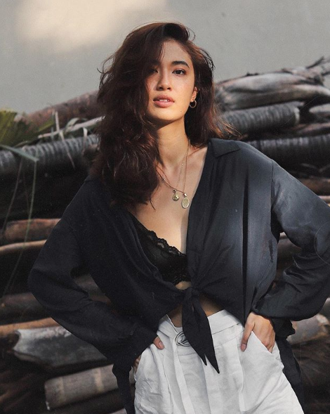 Ấn tượng đầu tiên về Patricia đó là cô nàng này quá đẹp, một vẻ đẹp hoàn toàn khác so với những chuẩn mực thông thường.