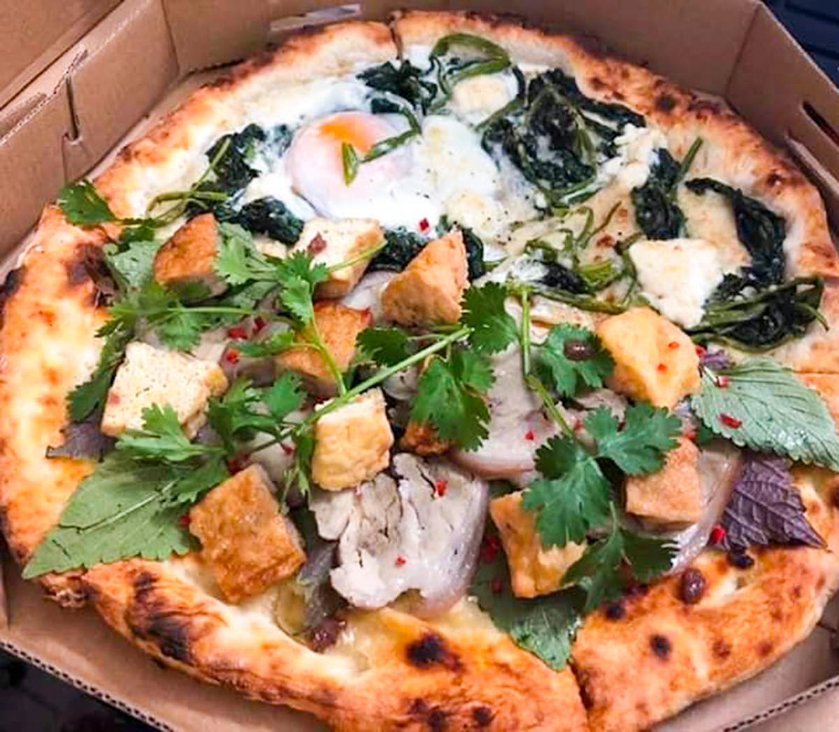 Sáng tạo trong ẩm thực là cần thiết, thế nhưng, không phải sáng tạo nào cũng được thực khách đón nhận nhiệt liệt, điển hình như món pizza đuông dừa hay pizza bún đậu mắm tôm.