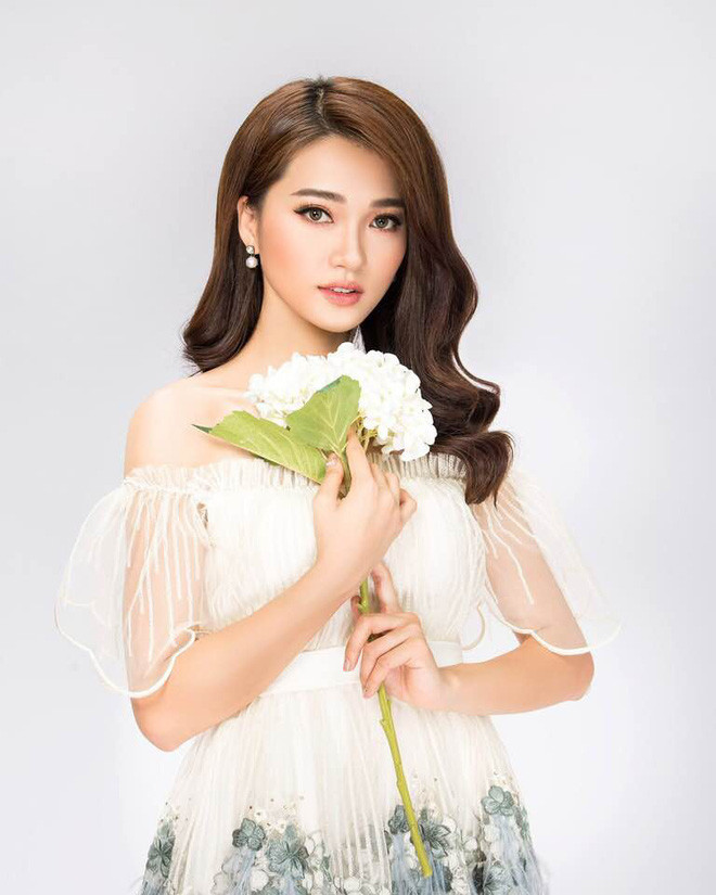 Không chỉ có gương mặt vạn người mê, body của Ngọc Nữ cũng vô cùng sexy và quyến rũ.