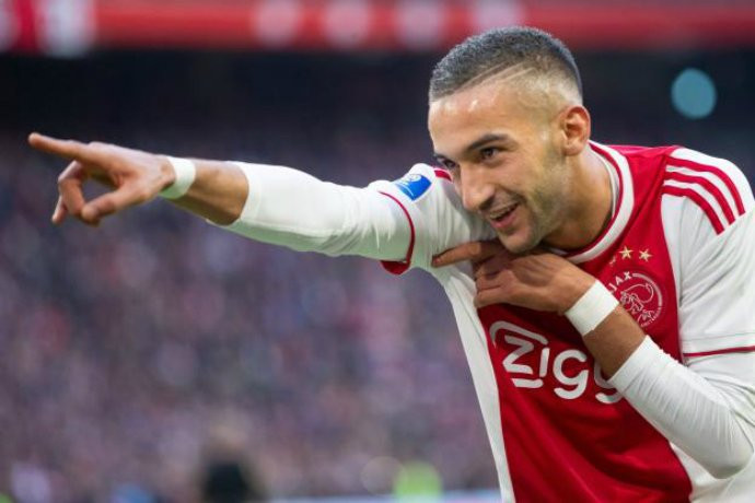 Chuyển nhượng cầu thủ từ London, Chelsea được cho là đang dành sự quan tâm đặc biệt cho ngôi sao người Morocco, Hakim Ziyech, ngòi nổ số 1 của Ajax Amsterdam mùa này.