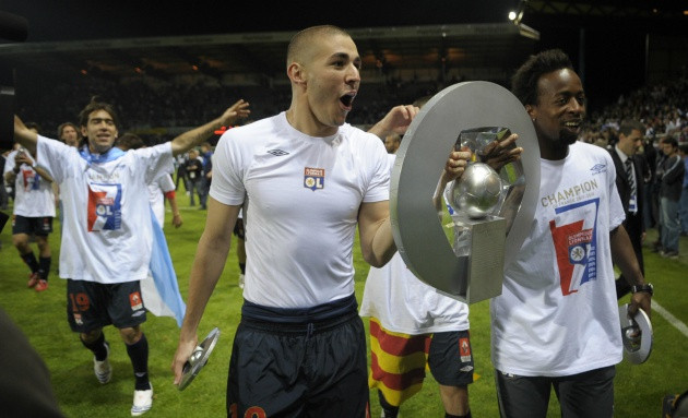 Theo Marca, Benzema đã có thể đã khoác áo Barcelona nếu mọi chuyện diễn ra suôn sẻ vào năm 2008. Tuy nhiên, cuộc tiếp xúc đó lại không thành công nên đã đưa anh đến với Real Madrid.