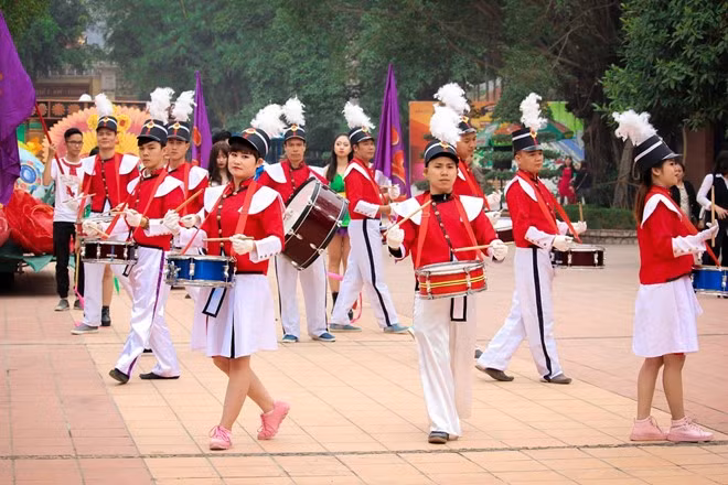 Những nhân vật trong đoàn diễn hành Carnival được tạo hình từ công chúa, hoàng tử hay nóng bỏng trong những bộ samba.