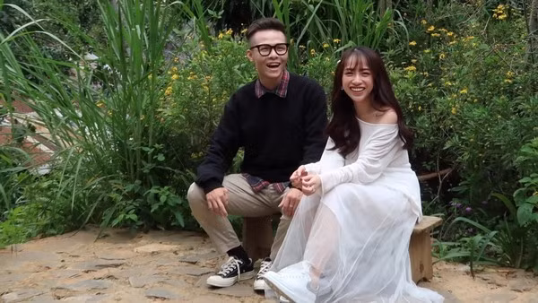 Những bức ảnh "nhá hàng" bộ ảnh cưới của Minh Anh được cô lần lượt đăng tải trên trang cá nhân.