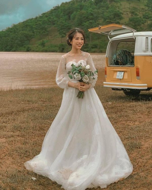 Minh Anh chọn Đà Lạt là địa điểm chụp bộ ảnh cưới với chồng tương lai Tâm Nguyễn.