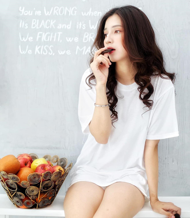 Thiên An đang theo học tại Viện Đào tạo Quốc tế của Đại học Công nghệ TP.HCM và từng giành giải á khôi 2 cuộc thi Miss Hutech 2017.