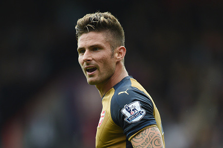 Olivier Giroud chơi vật vờ trên hàng công Arsenal ở trận gặp Norwich. Sau khi đối phương có bàn gỡ hòa 1-1 cuối hiệp 1, Giroud được chờ đợi tỏa sáng để giúp "Pháo thủ" giành chiến thắng. Tuy nhiên, anh trải qua 90 phút với chất lượng chuyên môn rất thấp.