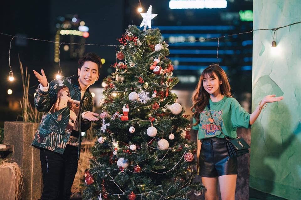 Thời gian gần đây, CĐM đang rần rần truy lùng cô gái đáng yêu xuất hiện trong MV mới "thánh thả thính" OSAD mới mang tên "Em không thể". Cô nàng này gây ấn tượng ban đầu bằng vẻ trong sáng, hồn nhiên và khá thánh thiện.