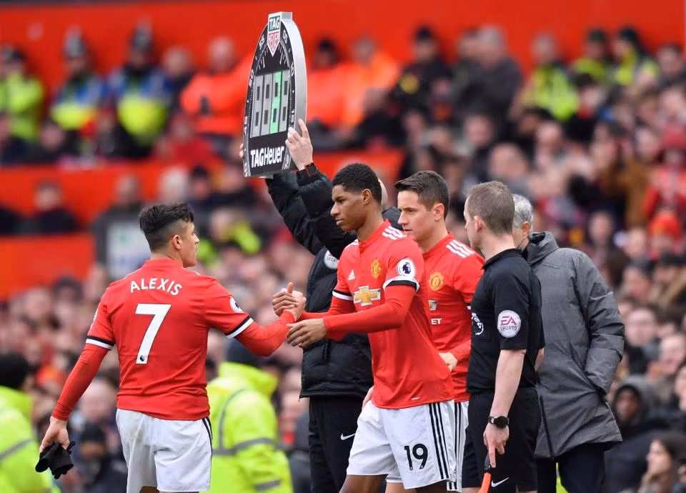  Chuyển nhượng bóng đá mới nhất từ Mirror, Rashford chán nản ở M.U và đang tìm cách ra đi. Ảnh: Mirror.