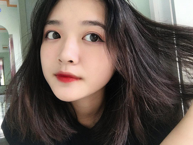 Trang cá nhân của Khánh Linh đang có hơn 50.000 lượt theo dõi, còn con số đó trên Tik Tok - nơi đã giúp Khánh Linh nổi tiếng là gần 100.000 lượt theo dõi cùng gần 300.000 lượt thả tim.