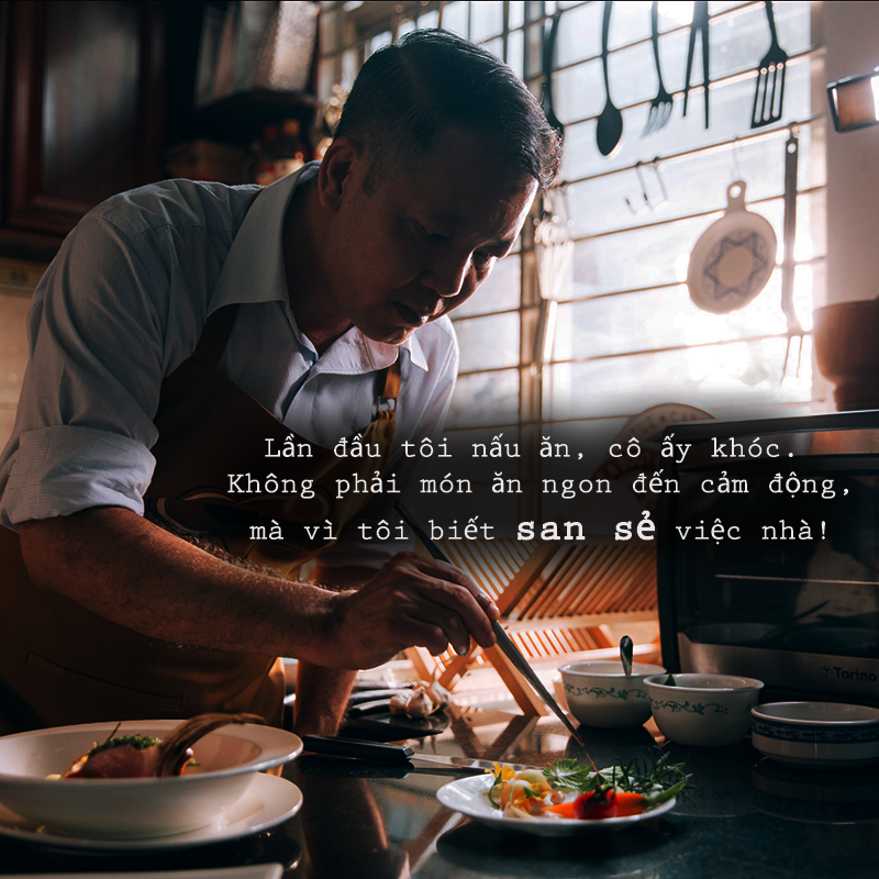 Mới đây trên mạng xã hội, dân mạng đã bàn tán khá sôi nổi về bộ ảnh ghi lại khoảnh khắc vào bếp cực ngọt ngào của một người đàn ông, cùng với đó là những dòng tâm sự được chú thích trên bức ảnh khiến ai nấy đều phải suy ngẫm và nhìn vào gia đình mình.