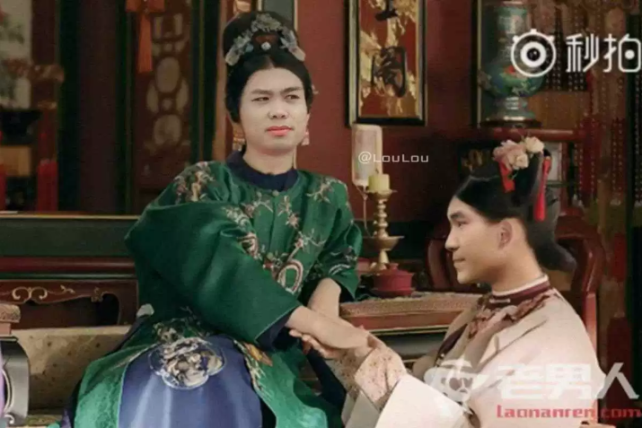 Còn các fan nữ thì thực sự đã phát cuồng với bộ ảnh Diên Hi Công Lược phiên bản Olympic Việt Nam. Nickname Thanh Thư chia sẻ: "Ôi đẹp quá, đẹp phát hờn luôn ý. Đúng là một siêu phẩm vừa đá bóng hay vừa đẹp xuất sắc".