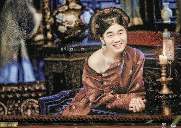 Chắc hẳn không chỉ dân mạng "thích thú" với những bức ảnh chế này, mà những nhân vật "chính" sẽ không nhịn cười về sự sáng tạo ngày càng "không phải dạng vừa" của cư dân mạng.