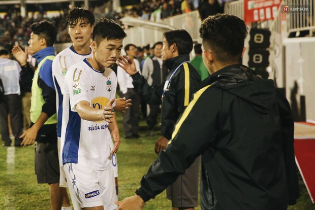 Xuân Trường được động viên chỉ nên tập trung thi đấu tốt trong màu áo HAGL.