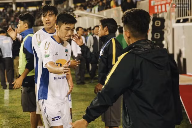 Xuân Trường được động viên chỉ nên tập trung thi đấu tốt trong màu áo HAGL.