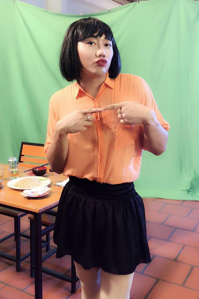 Ginô Tống tên thật là Tống Phạm Minh Khánh, sinh năm 1993 và là cái tên nổi đình nổi đám trên mạng xã hội với series "Phim cấp 3".