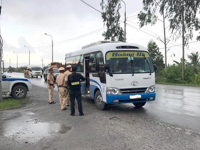 Xe khach, container se bi kiem tra bat cu luc nao tu 15/7