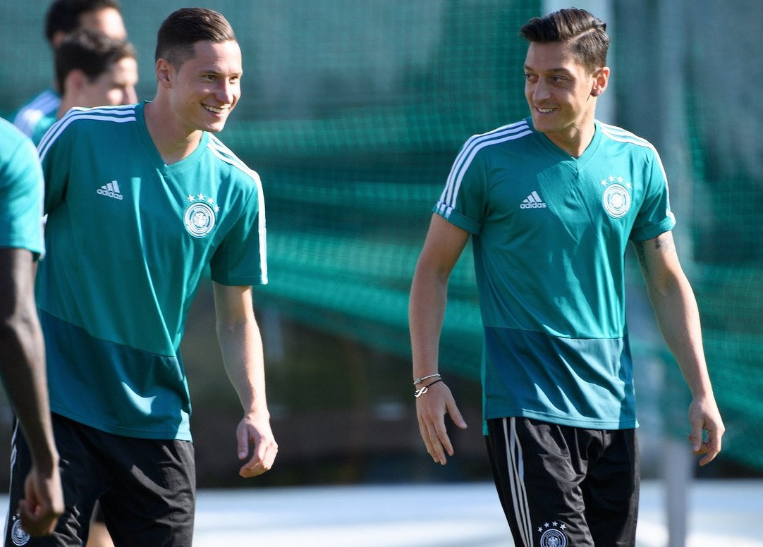 Doi tuyen Duc - Mexico: Pha bo loi nguyen, bao ve ngoi vuong World Cup