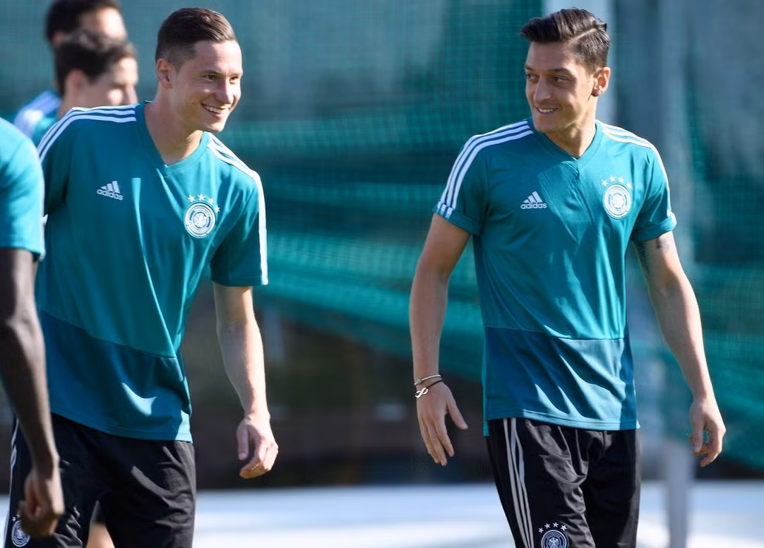 Doi tuyen Duc - Mexico: Pha bo loi nguyen, bao ve ngoi vuong World Cup