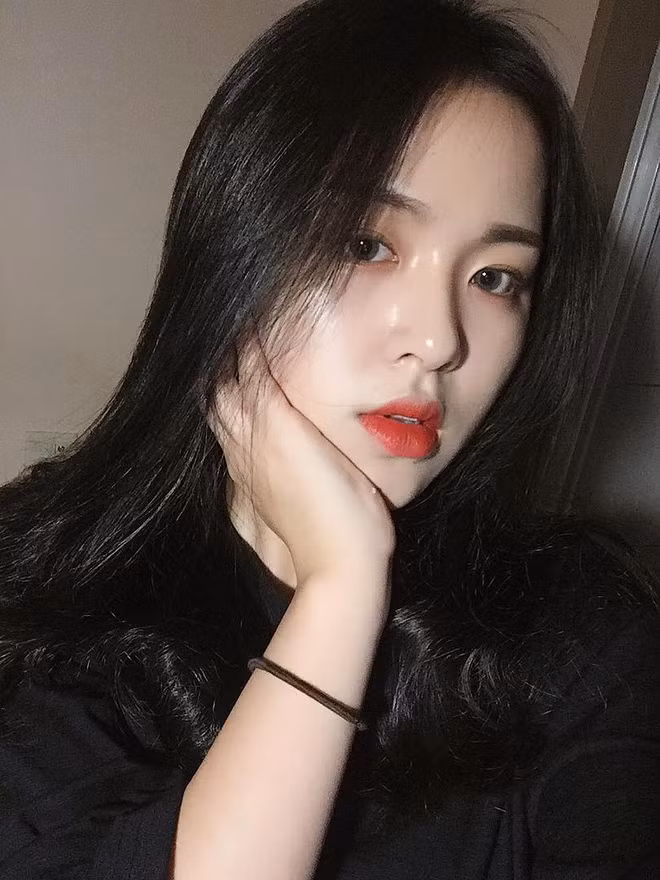 Nhiều người còn nhận xét nhìn Yang Dasil xinh đẹp chẳng thua kém gì những nữ ca sĩ, diễn viên hiện nay và dự đoán nhất định cô nàng này sẽ nổi tiếng một ngày không xa.