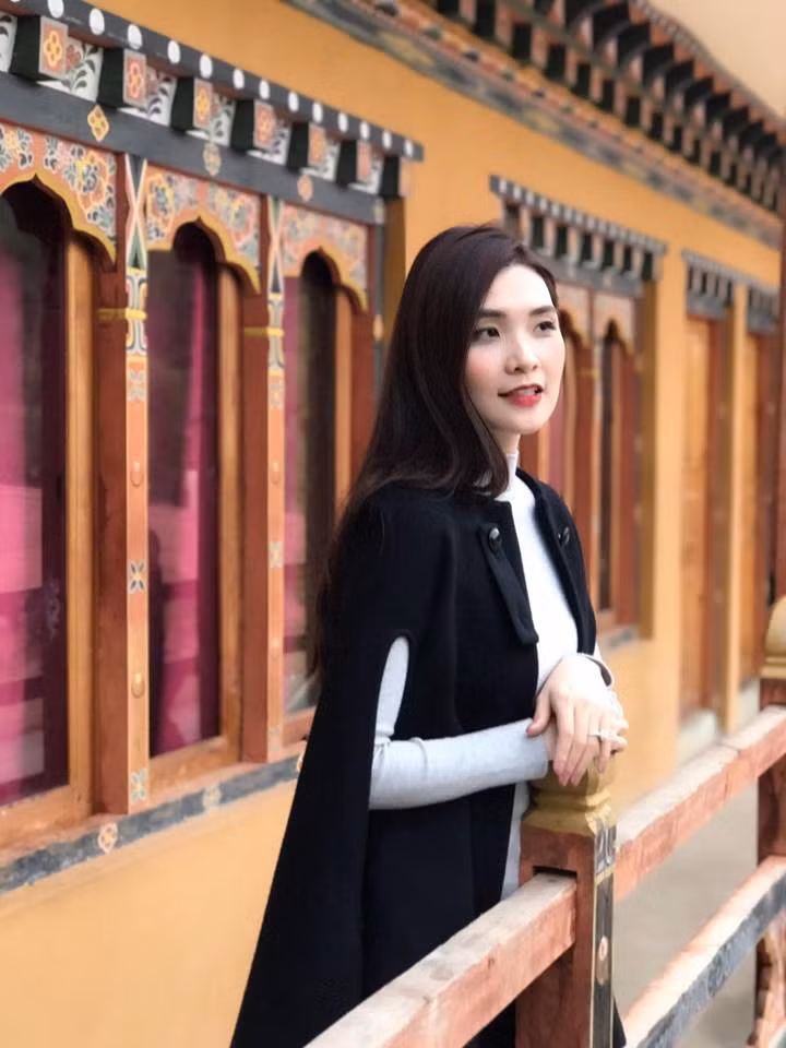 Bên cạnh đó, trong thời gian rảnh rỗi không phải lo việc kinh doanh cũng như CLB Thanglong Warrios, Tracy Thư Lương thường dành cho những chuyến du lịch đến các nền văn hóa khác nhau trên thế giới.