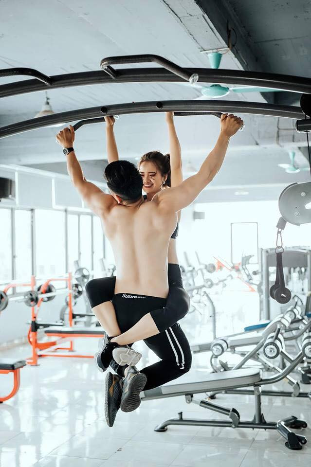 Không chỉ vậy, Chang Hoàng còn khuyên hội FA, ế lâu năm rằng muốn có người yêu hay tìm chồng, hãy chăm đến các phòng tập. Khi ấy vừa có cơ thể khỏe mạnh lại có cơ may tìm được "nửa kia".