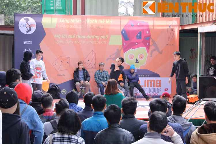 Một giải đấu hiphop cũng được BTC tổ ra là sân chơi thu hút được nhiều bạn trẻ Việt Nam cũng như nước ngoài tới giao lưu vào hòa nhịp vào những bước nhảy đầy quyến rũ.