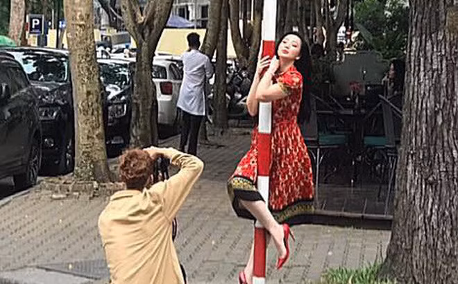 Thieu nu mac vay do, di giay do nhung lam dieu 