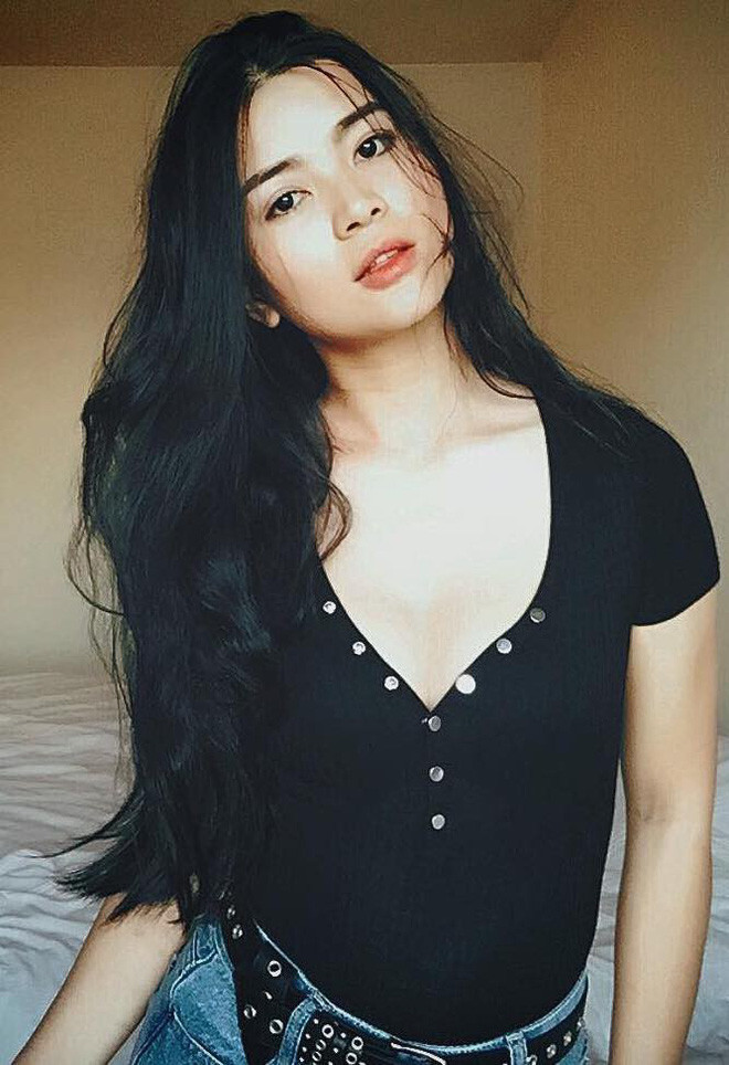 Ở tuổi 30, nữ phi công vẫn thu hút mọi ánh nhìn với body chuẩn, gương mặt nét nào ra nét đó càng nhìn càng cuốn