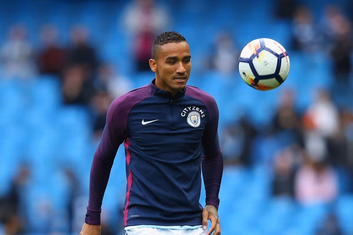 Chủ tịch Florentino Perez cho biết, một cầu thủ cũ đang được đàm phán để đưa trở lại Real Madrid, khi thị trường chuyển nhượng mùa Đông mở cửa và đó là Danilo.