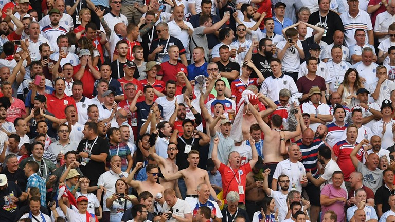 Ở bán kết, Anh sẽ gặp Nga hoặc Croatia. Anh đã rất khôn ngoan khi thua Bỉ tại vòng bảng, qua đó rơi vào nhánh đấu dễ thở, tránh gặp nhiều đội mạnh cho tới khi vào được chung kết.