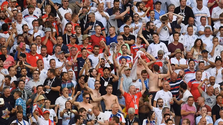 Ở bán kết, Anh sẽ gặp Nga hoặc Croatia. Anh đã rất khôn ngoan khi thua Bỉ tại vòng bảng, qua đó rơi vào nhánh đấu dễ thở, tránh gặp nhiều đội mạnh cho tới khi vào được chung kết.