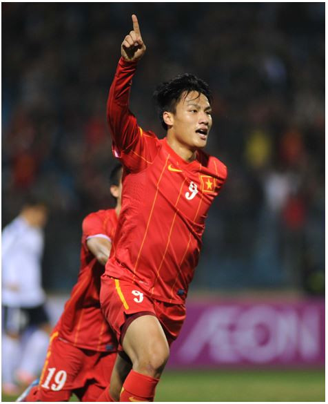 Nổ súng cho ĐT Việt Nam ở trận thắng 5-0 trước Campuchia nhưng dường như việc Anh Đức trở lại đã khiến Mạc Hồng Quân mất vị trí. Anh không được HLV Park triệu tập.