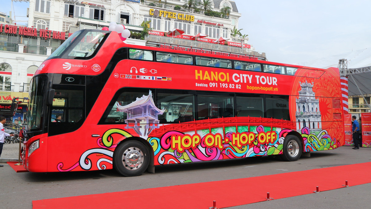 Sáng ngày 30/5/2018, lễ ra mắt chiếc xe buýt hai tầng đầu tiên tại Hà Nội tên Hanoi City Tour đã diễn ra. Ngay sau đó là 3 chiếc xe đặc biệt này đã lăn bánh qua 14 điểm danh lam thắng tại Hà Nội.