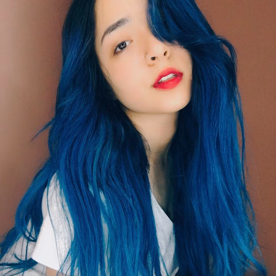 Những người yêu mến Trinh Tây đều biết rằng một hạn chế khá lớn của cô bạn này là vóc dáng không được thon thả, mà ngược lại có phần hơi “mũm mĩm” so với chiều cao 1m55 của mình. Vì vậy, các bức ảnh chụp người mẫu lai 9X này thường chỉ khai thác được các góc cạnh, biểu cảm khác nhau trên gương mặt.