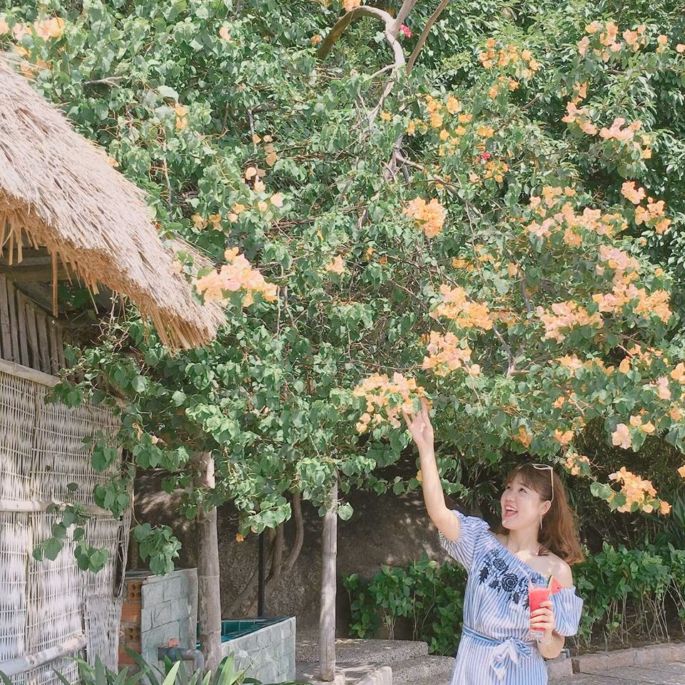 Chỉ với 50.000 đến 70.000 đồng, các bạn trẻ đã có thể đặt chân vào khu resort để sống trong những phút giây "sống ảo" của mình.