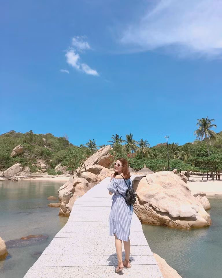 Các bạn trẻ tới khu resort này ngoài việc tận hưởng không khí trong lành tránh xa sự ồn ào và xô bồ của chốn thành thị thì họ còn dành thời gian để chụp những bức ảnh check-in.