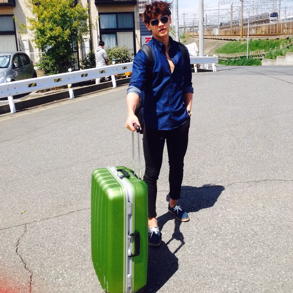 Hoàng Quý Phước bắt đầu tập bơi từ năm 11 tuổi. Mùa SEA Games đầu tiên của Hoàng Quý Phước là năm 16 tuổi và giành được huy chương Đồng ở cự li 100m bướm.