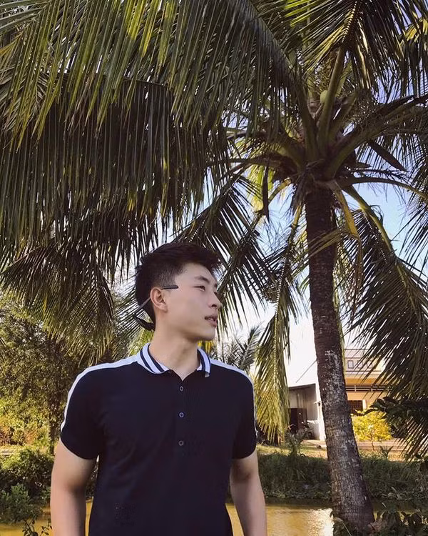 Sau khi hình ảnh bản thân được chia sẻ nhiều trên MXH, Lý Dương cho hay cuộc sống của anh chàng vẫn bình thường, vẫn đi làm, đi tập mỗi ngày chứ không có gì thay đổi cả.