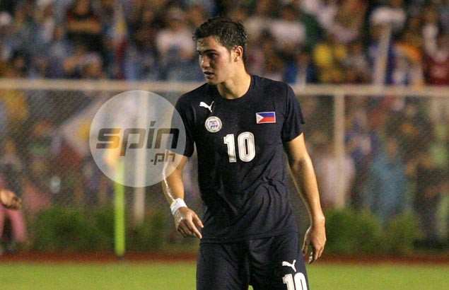 Phil Younghusband của Philippines trong một tình huống tranh chấp đã chịu va chạm chảy máu đầu. Sau 2 phút sơ cứu, anh không thể thi đấu tiếp và buộc phải rời sân, nhường chỗ cho Curt Dizon.