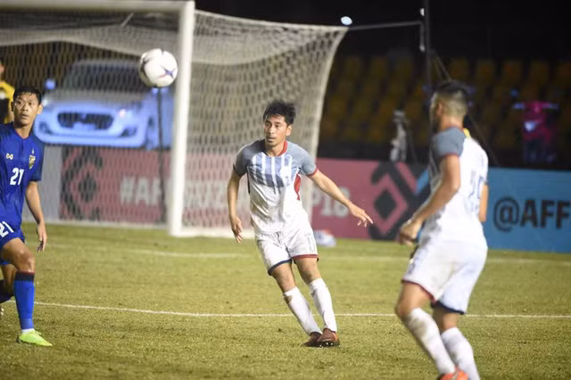 Daisuke Sato là hậu vệ số 1 của Philippines thời điểm hiện tại. Anh đá ở cánh trái của ĐT Philippines tại AFF Suzuki Cup 2018. Vắng Sato, ĐT Philippines có thể sẽ sử dụng những cầu thủ như Amani Aguinaldo hay Martin Steuble cho vị trí này.