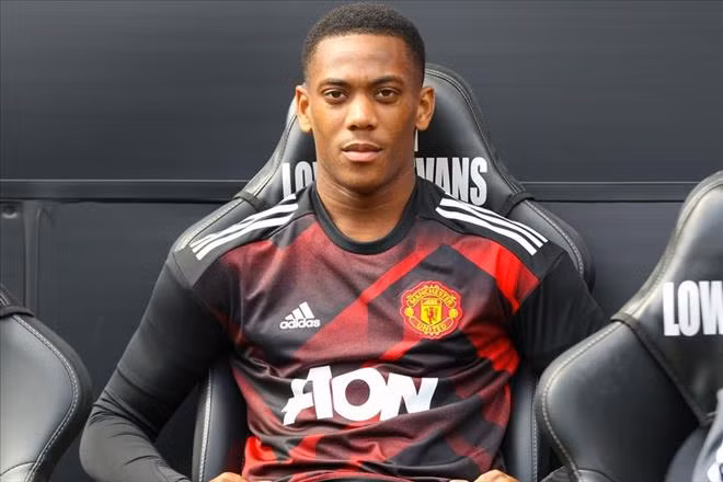  Chuyển nhượng bóng đá mới nhất từ Sky Sport, Anthony Martial vẫn chưa đồng ý lời đề nghị gia hạn mới nhất từ MU và đang chờ đợi một một thỏa thuận khác có lợi hơn cho bản thân.