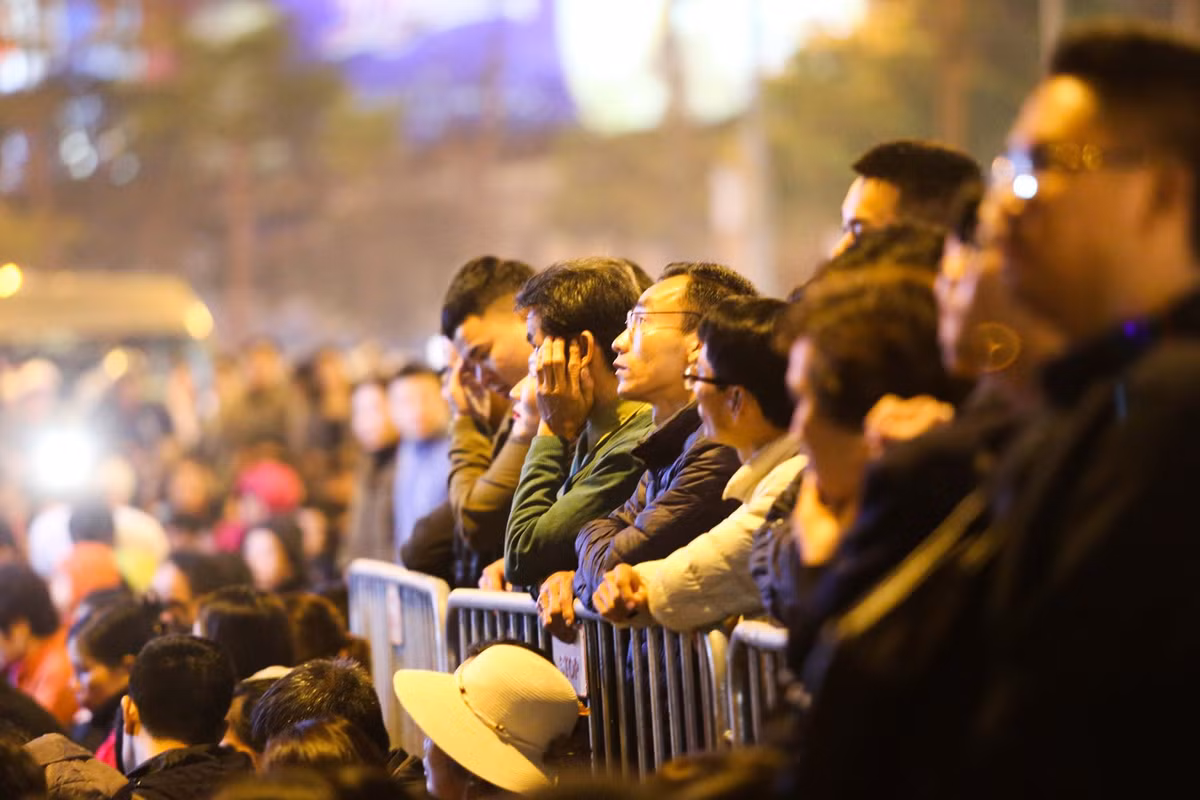Là nơi thực hiện nghi lễ dâng sao giải hạn nổi tiếng ở Hà Nội, chùa Phúc Khánh những ngày đầu năm mới đón rất đông người dân tới lễ Phật, đăng ký giải hạn cho bản thân và gia đình.