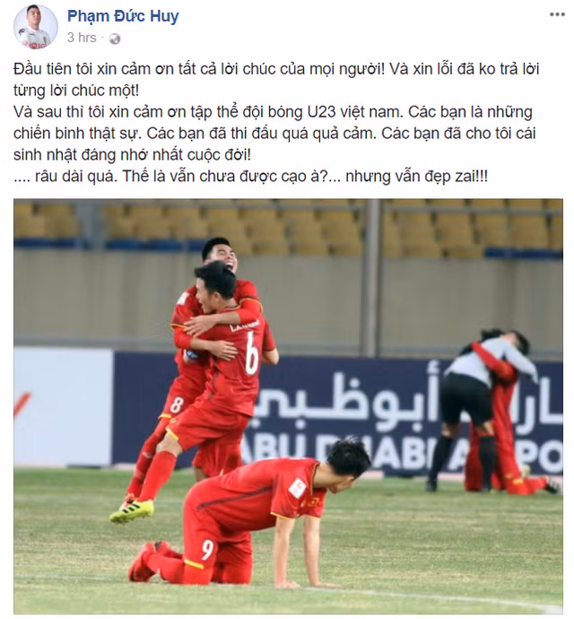 Cũng chính việc "đào mộ" trang cá nhân của tiền vệ Đức Huy U23 Việt Nam, cộng đồng mạng đã phát hiện được bao nhiêu chuyện thú vị về chàng cầu thủ này và đặc biệt là những dòng status, comment vô cùng "trẻ trâu" không kém gì mọi người.