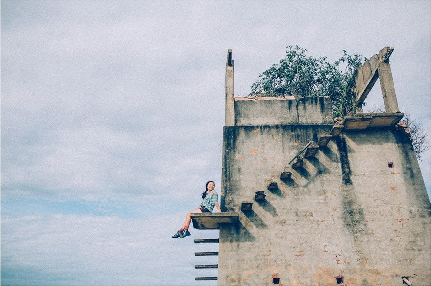 Tuy là địa điểm đẹp, mới nổi có nhiều người lui tới, nhưng dẫu sao bạn cũng nên cẩn trọng khi tham quan khu vực này và hãy đề cao yếu tố an toàn cho bản thân lên hàng đầu.