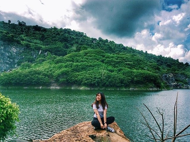 Đúng như cái tên Ma Thiên Lãnh những ngọn núi nơi đây còn khá hiểm trở, vương vấn sự bí hiểm của vùng đất được mệnh danh là “lãnh địa ma giới”. Cái tên nghe có vẻ "kiếm hiệp" vậy thôi chứ không hề đáng sợ chút nào, ngược lại còn có những khung cảnh rất lãng mạn, nên thơ, trữ tình.