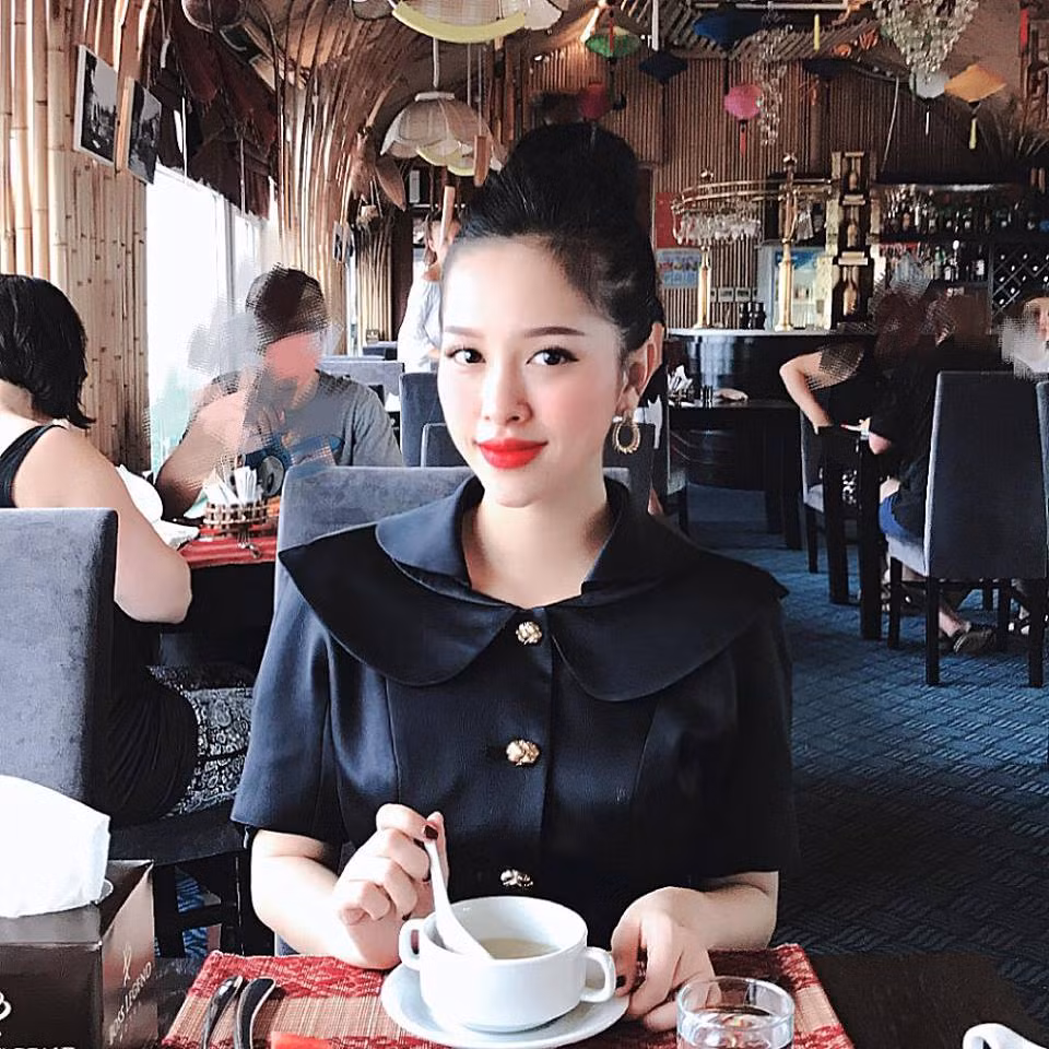 Sau khi chia tay cuộc tình với Karik, Trang Pilla lọt vào tầm ngắm của anh trai ca sĩ Bảo Thy là Trần Thế Bảo và đám cưới giữa doanh nhân và hot girl 9X này nhanh chóng được cử hành.