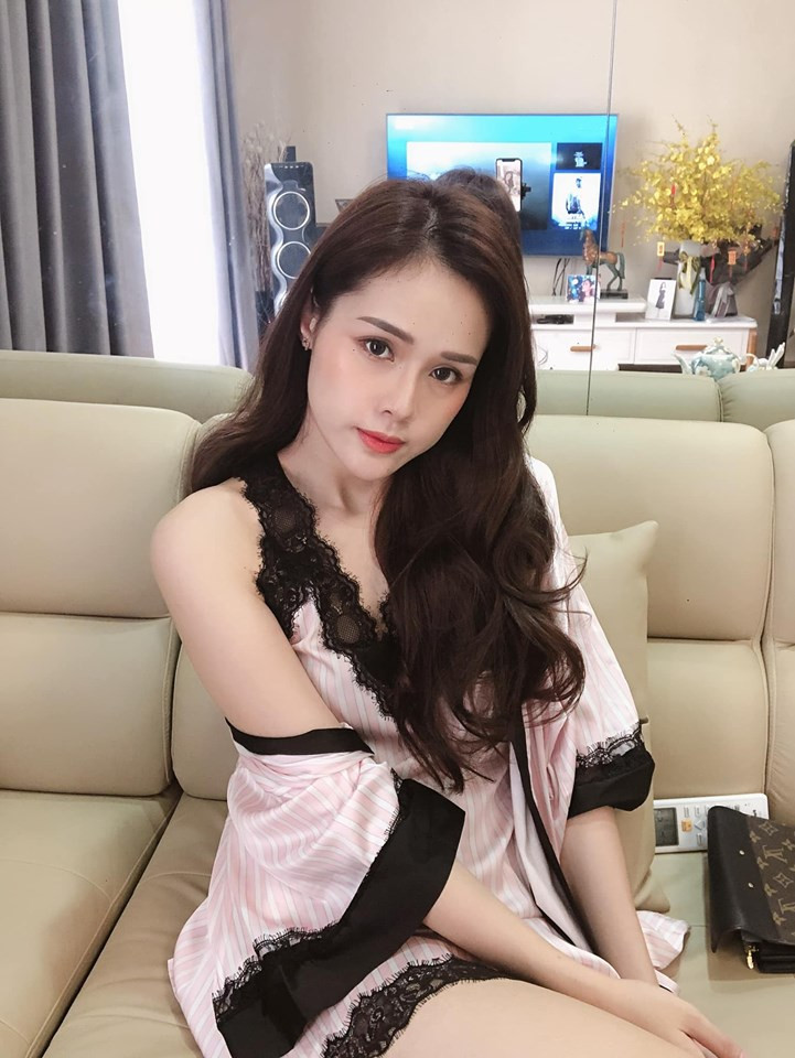 Ngoài vấn đề tuổi tác, Huyền Trang chia sẻ việc không thể lọt vào vòng chung kết của cuộc thi Miss World Vietnam 2019 diễn ra vào đầu tháng 7 vừa qua cũng là một nguyên nhân chính khiến cô từ bỏ đam mê với các danh hiệu sắc đẹp.