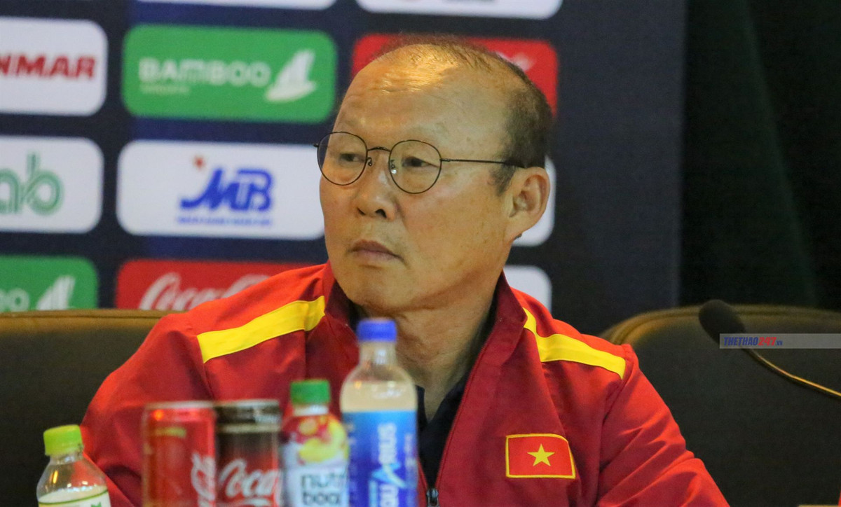 HLV Park Hang-seo: “U23 Viet Nam se da song phang voi Indonesia“
