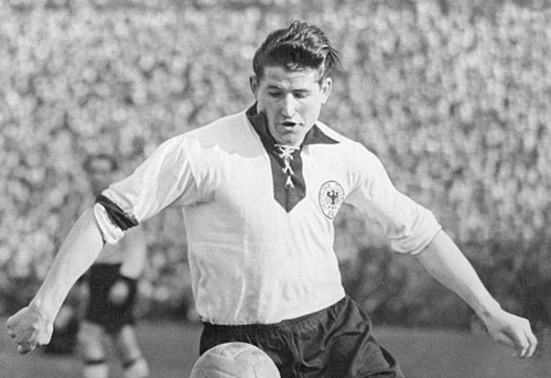 8. Helmut Rahn (ĐT Đức, 10 bàn sau 10 trận trong 2 kỳ World Cup).